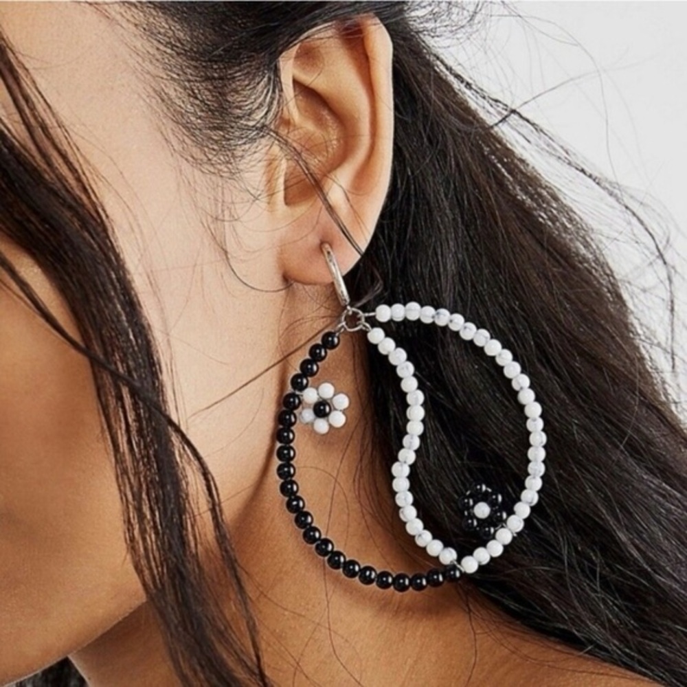 FOREVER21 Black & White Peace Flower Beaded Gold Dangly Hoop Lightweight Earring